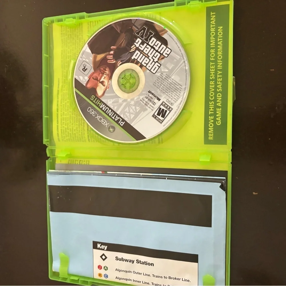 Microsoft Xbox 360 Grand Theft Auto IV - Platinum Hits Edition